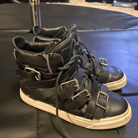 Giuseppe shoes. - Picture 1 of 5